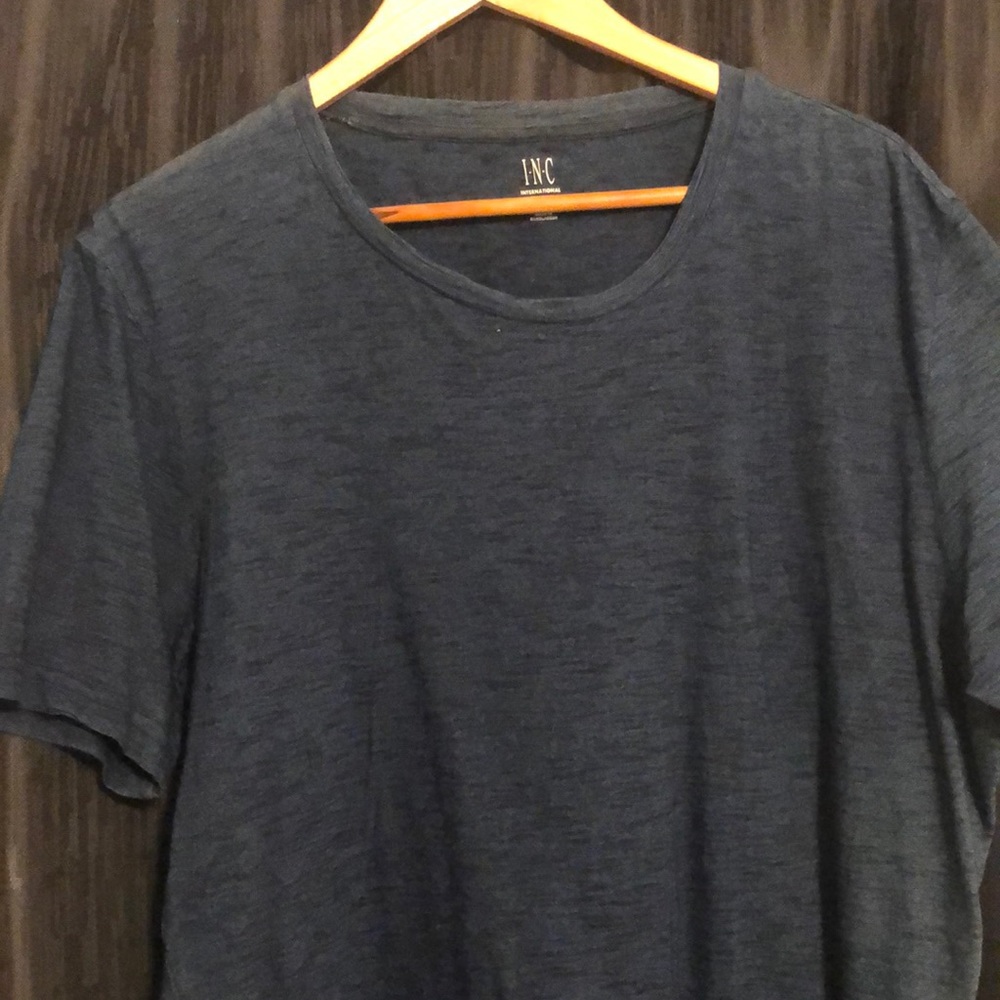 International concepts T-shirt